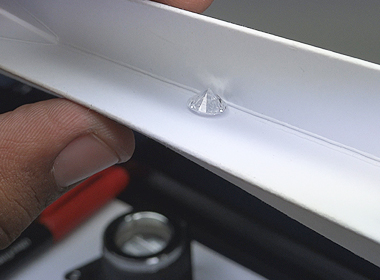 Uncertified/Certified Diamond Quality Control