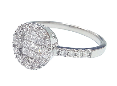 Grooved Princess Diamond Ring in Platinum